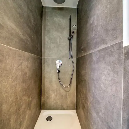 - Haus B, App 0b0602 *